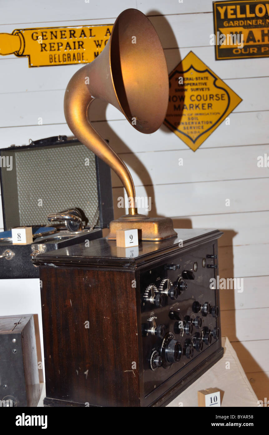 Ein altes Radio mit riesigen Lautsprecher. Museum der Rockies, Bozeman, Montana, USA. Stockfoto