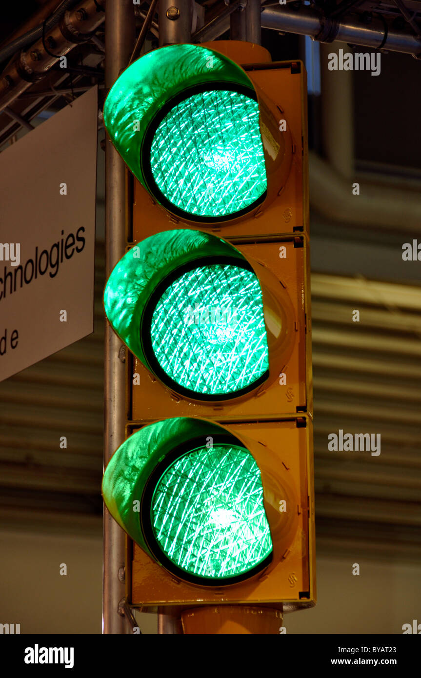 Dreifach-grünen Ampel, Productronica, Messe für Innovative Elektronikfertigung, Messe München, Bayern Stockfoto