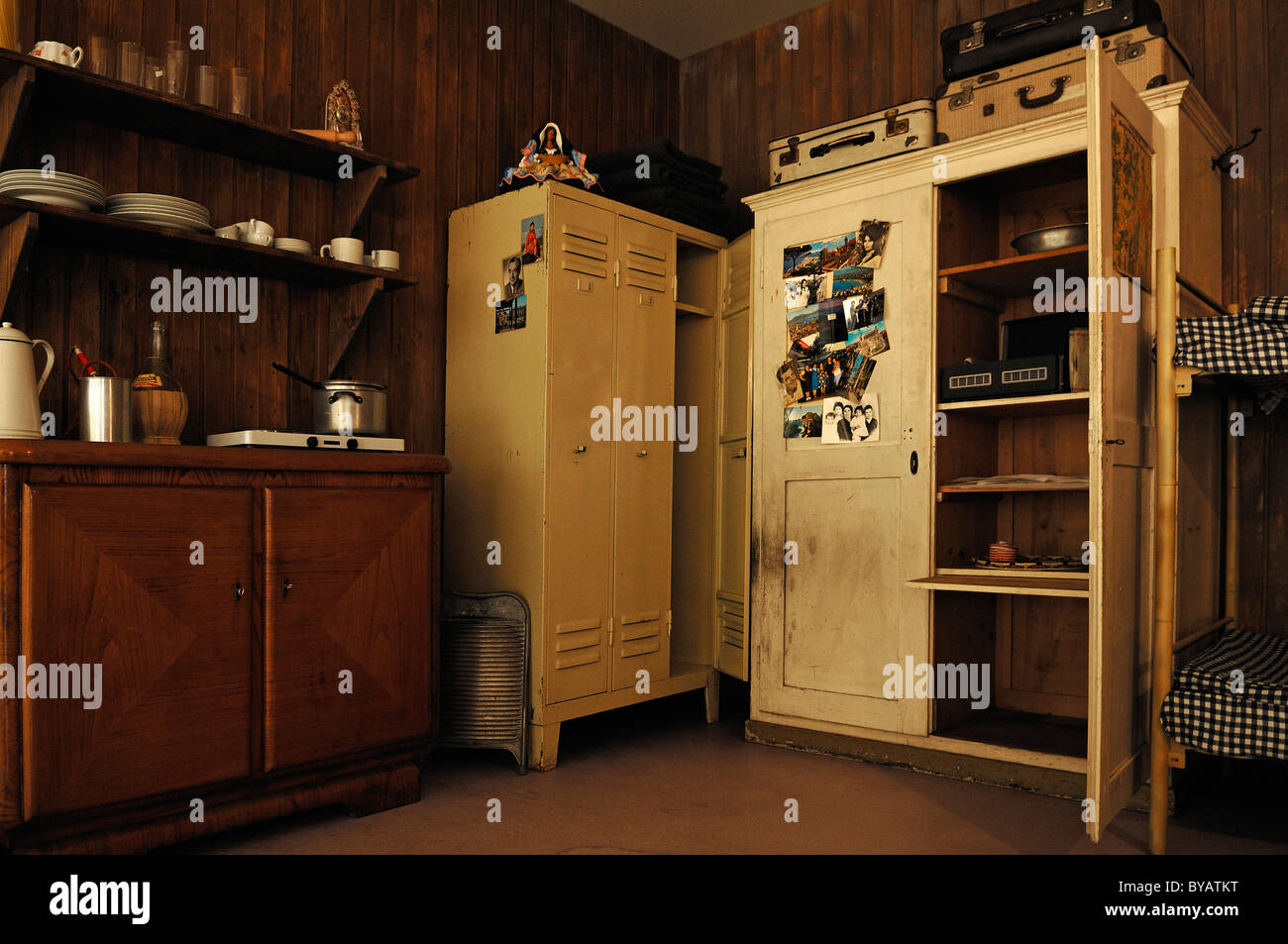 Möbliert "zu Hause" für die ersten Gastarbeiter aus Italien in den 50er Jahren, Sonderausstellung Bayern-Italien 2010, neuen nationalen Stockfoto