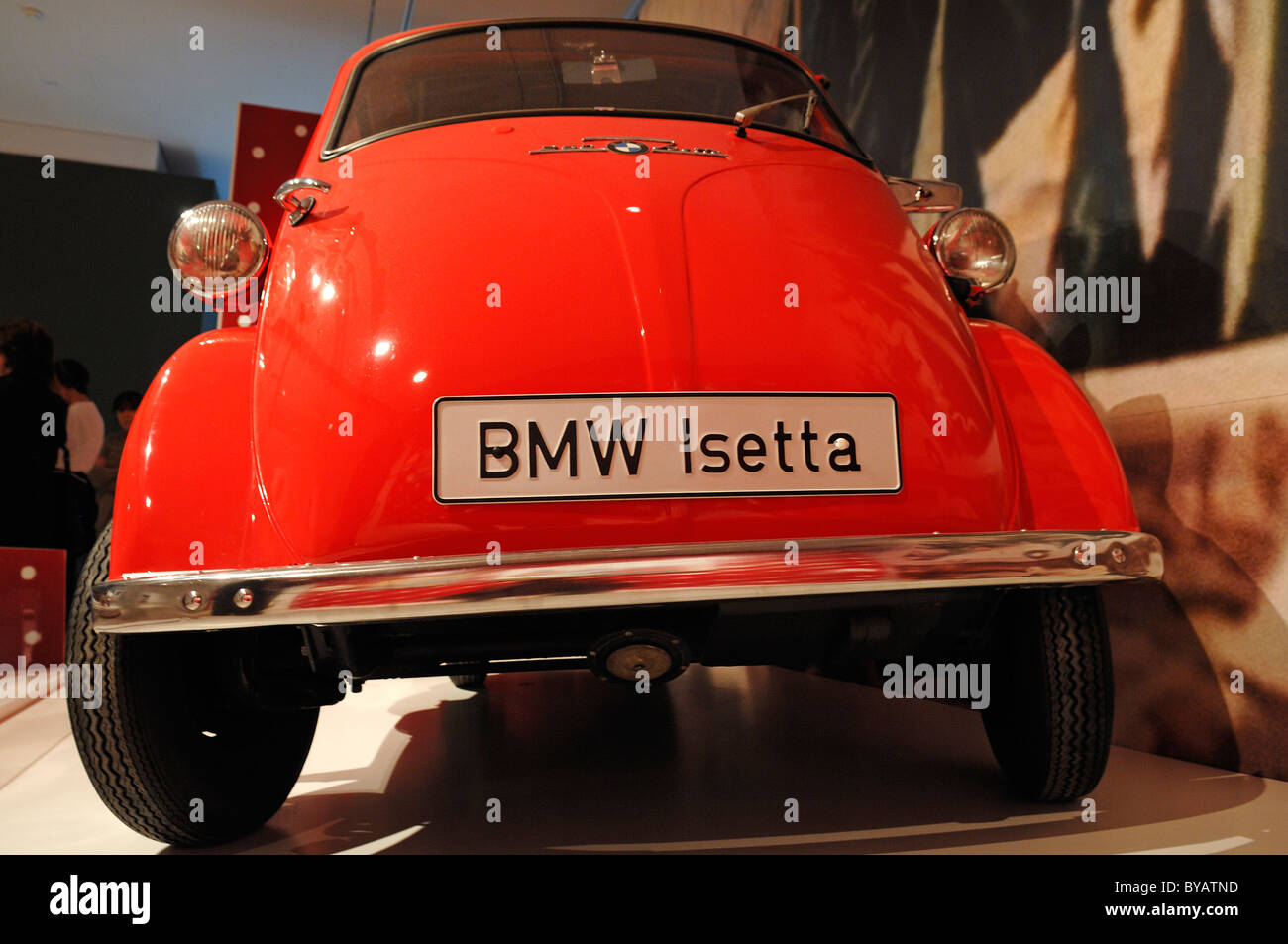 BMW Isetta gebaut zwischen 1955 und 1962, Sonderausstellung 2010 Bayern-Italien, neuen nationalen Textil- und Industriemuseum Stockfoto