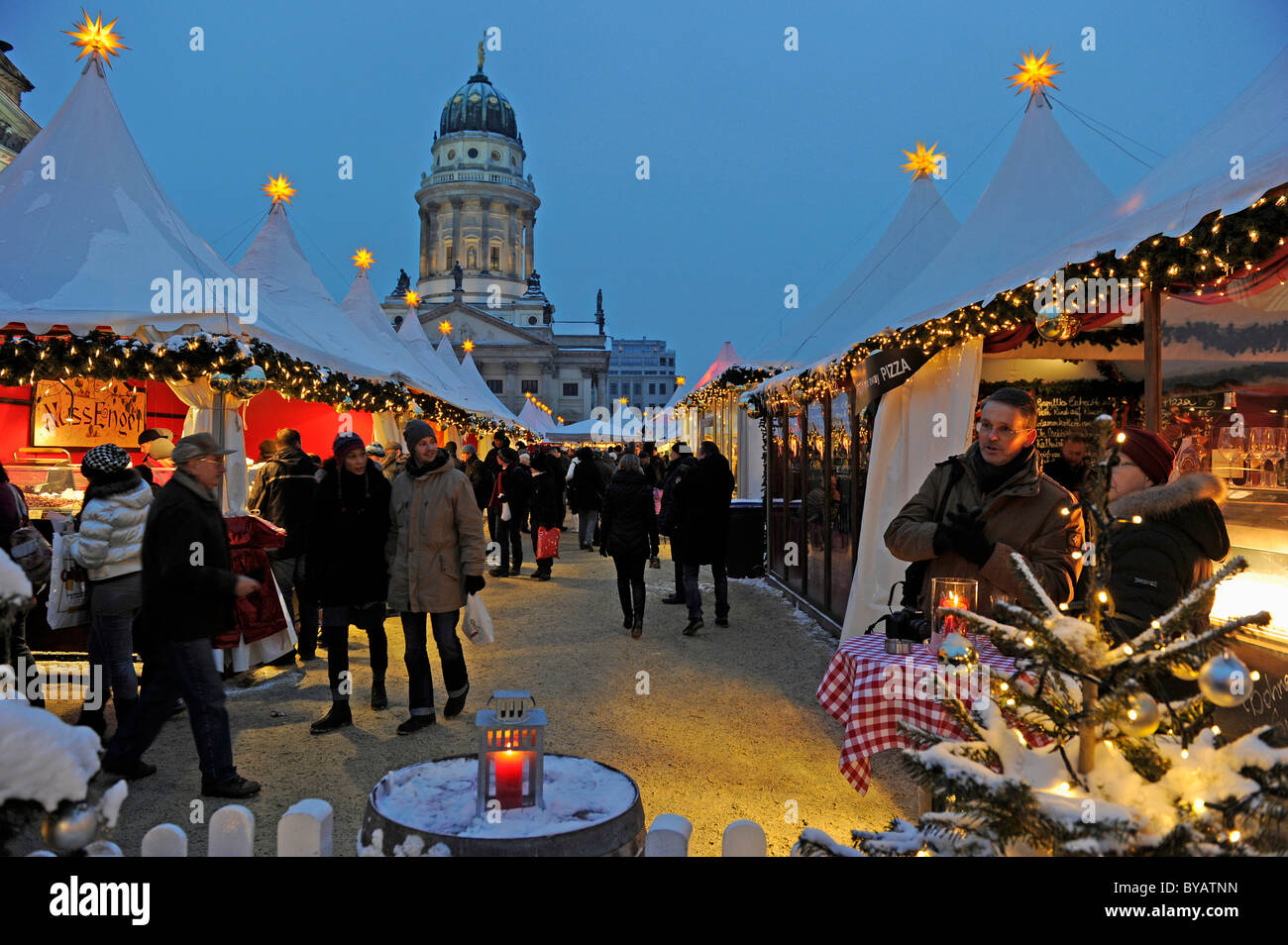 Weihnachtsmarkt am Gendarmenmarkt-Platz, Berlin, Deutschland, Europa Stockfoto
