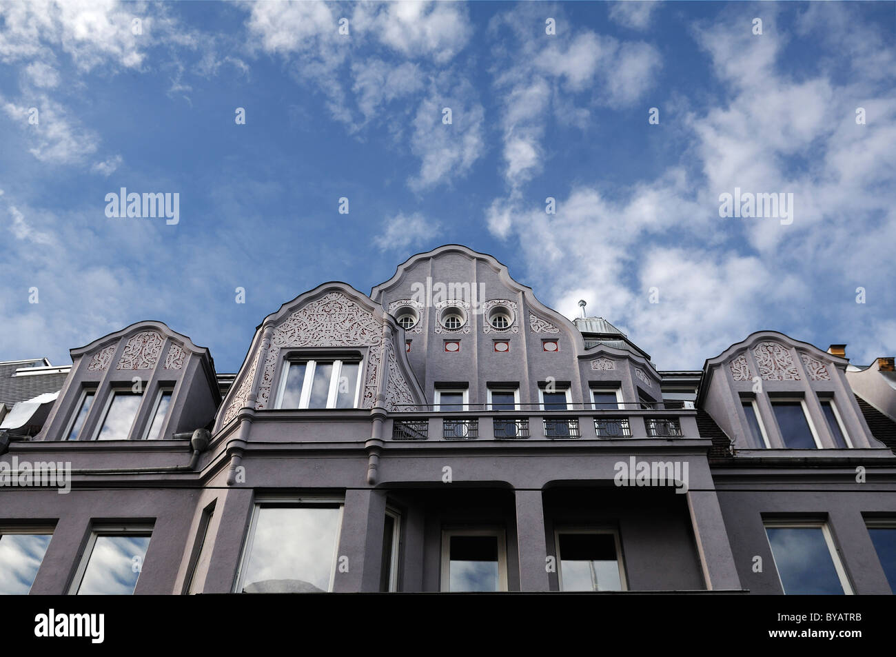 Jugendstil-Fassade um 1900, Bürgermeister-Fischer-Straße 4, Augsburg, Bayern, Deutschland, Europa Stockfoto