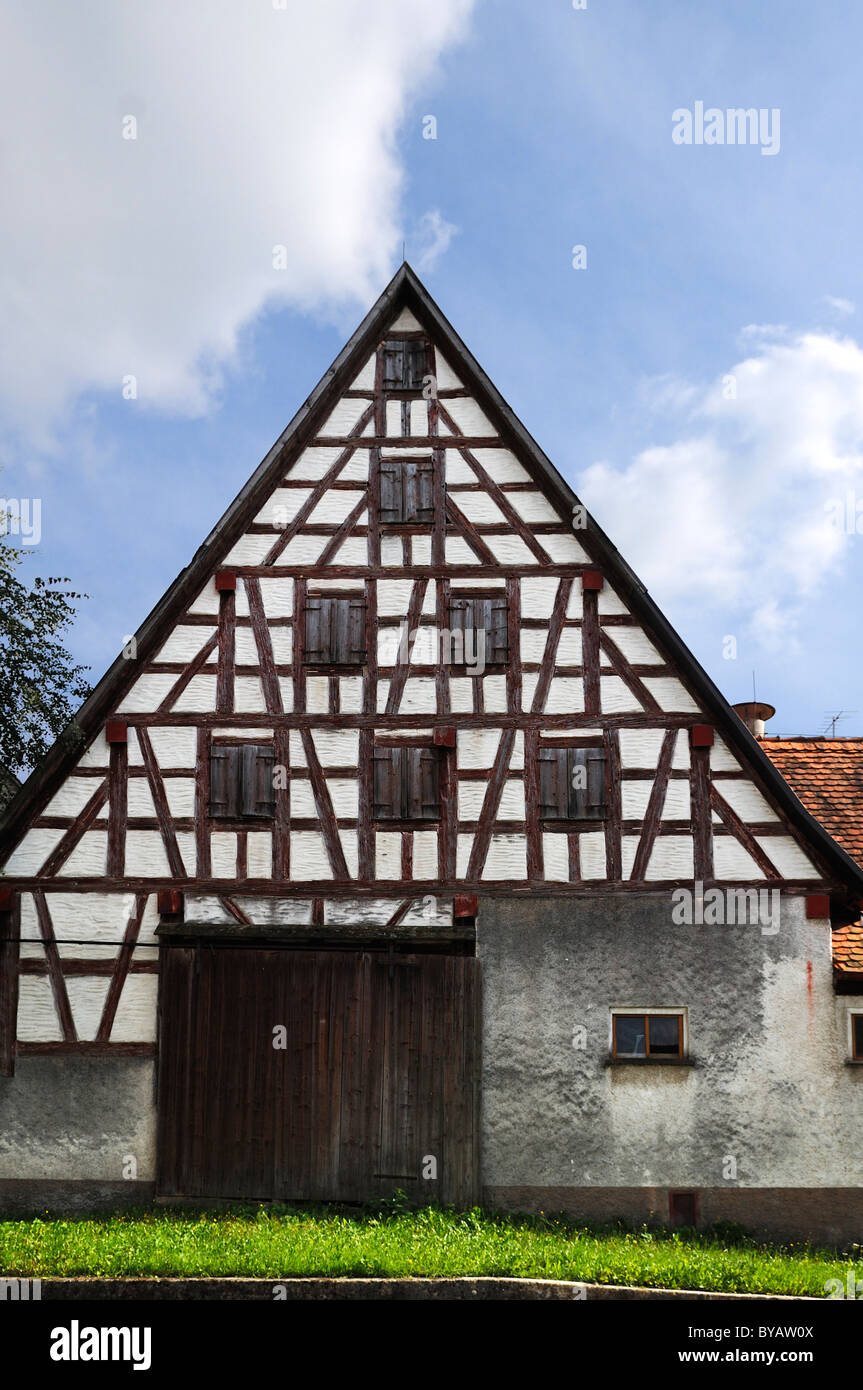 Alte fränkische Fachwerkhaus auf einem Bauernhof, Sendelbach, Middle Franconia, Bayern, Deutschland, Europa Stockfoto