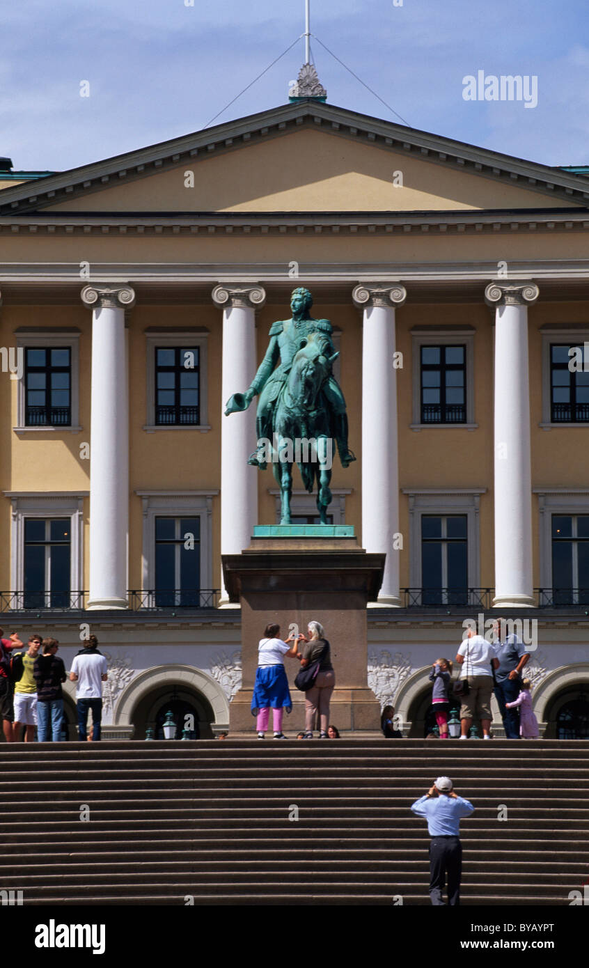 Det königlichen Slott - Burg, Statue Karl Johan, Oslo, Norwegen Stockfoto
