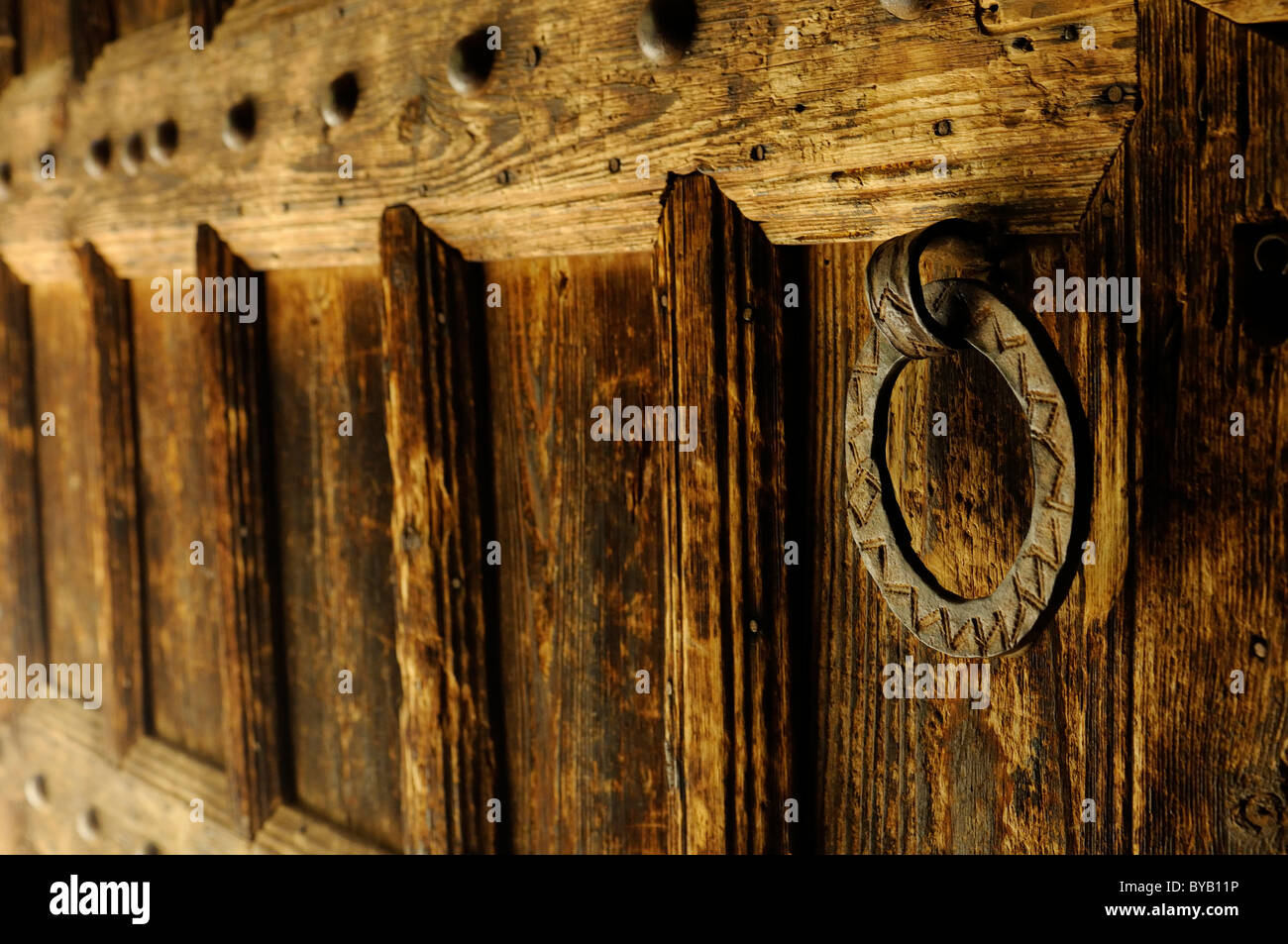 Antike Holztür in der Berber Museum von Tamegroute, Süden von Marokko, Afrika Stockfoto