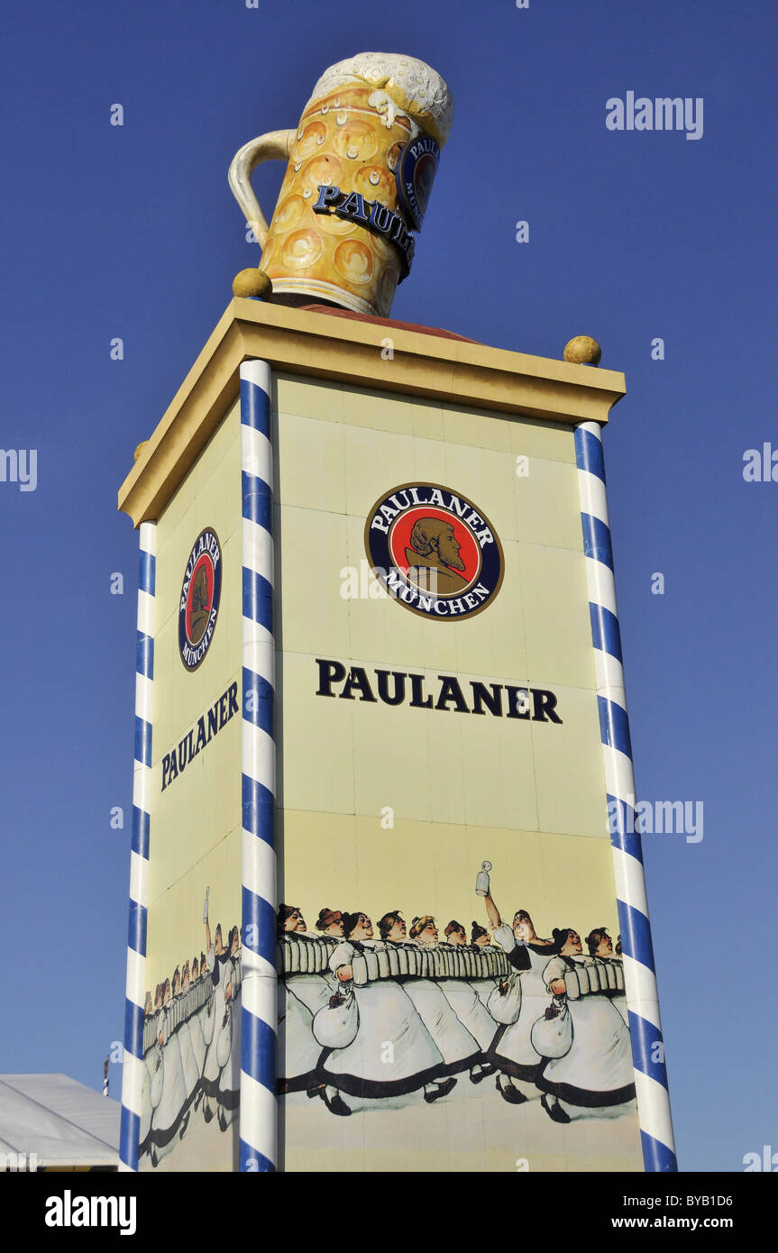 Paulaner-Turm der Paulaner Bierzelt am Oktoberfest, München, Bayern ...