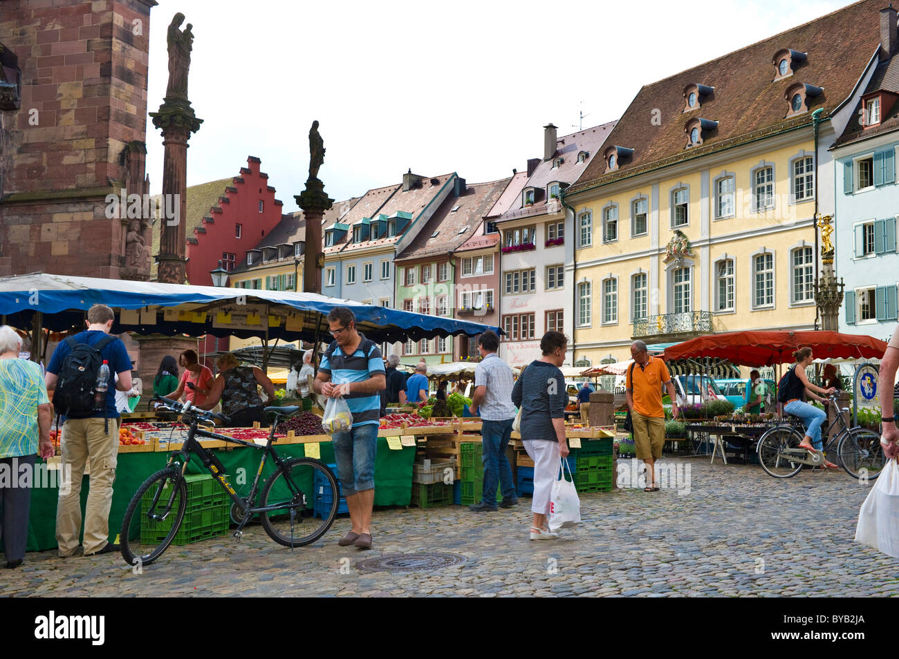 Muenstermarkt Platz, Freiburg Im Breisgau, Baden-Württemberg, Deutschland, Europa Stockfoto