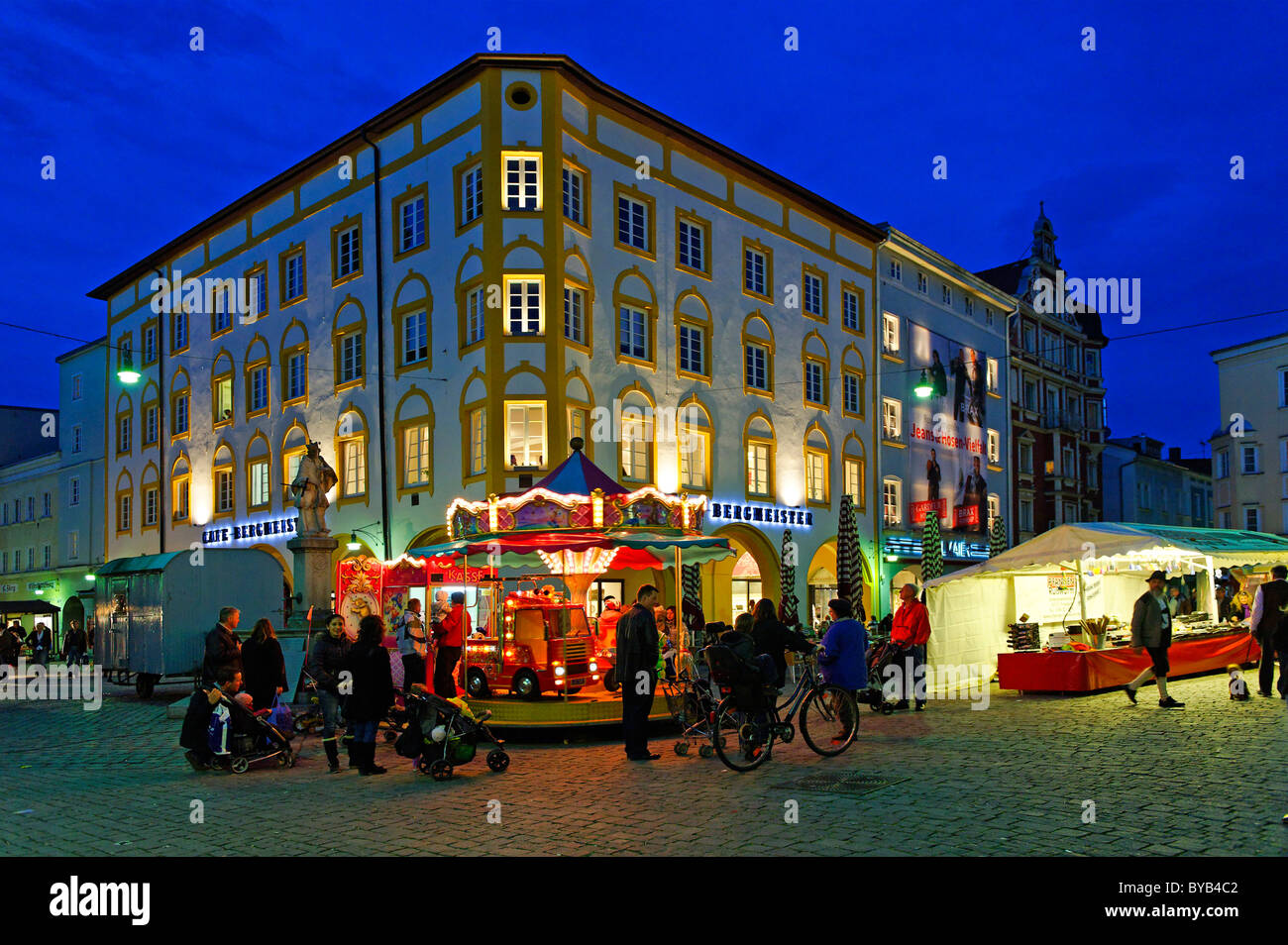 Max-Josefs-Platz-Platz, Rosenheim, Bayern, Oberbayern Stockfotografie ...