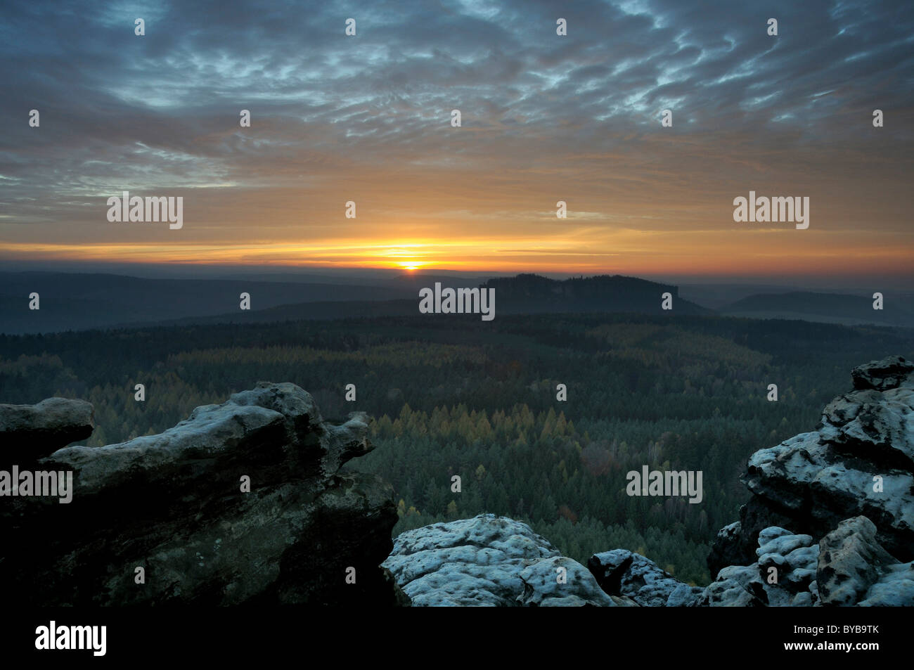 Sonnenuntergang In Der Saechsische Schweiz S chsische Schweiz Von sonnenuntergang-in-der-saechsische-schweiz-s-chsische-schweiz-von