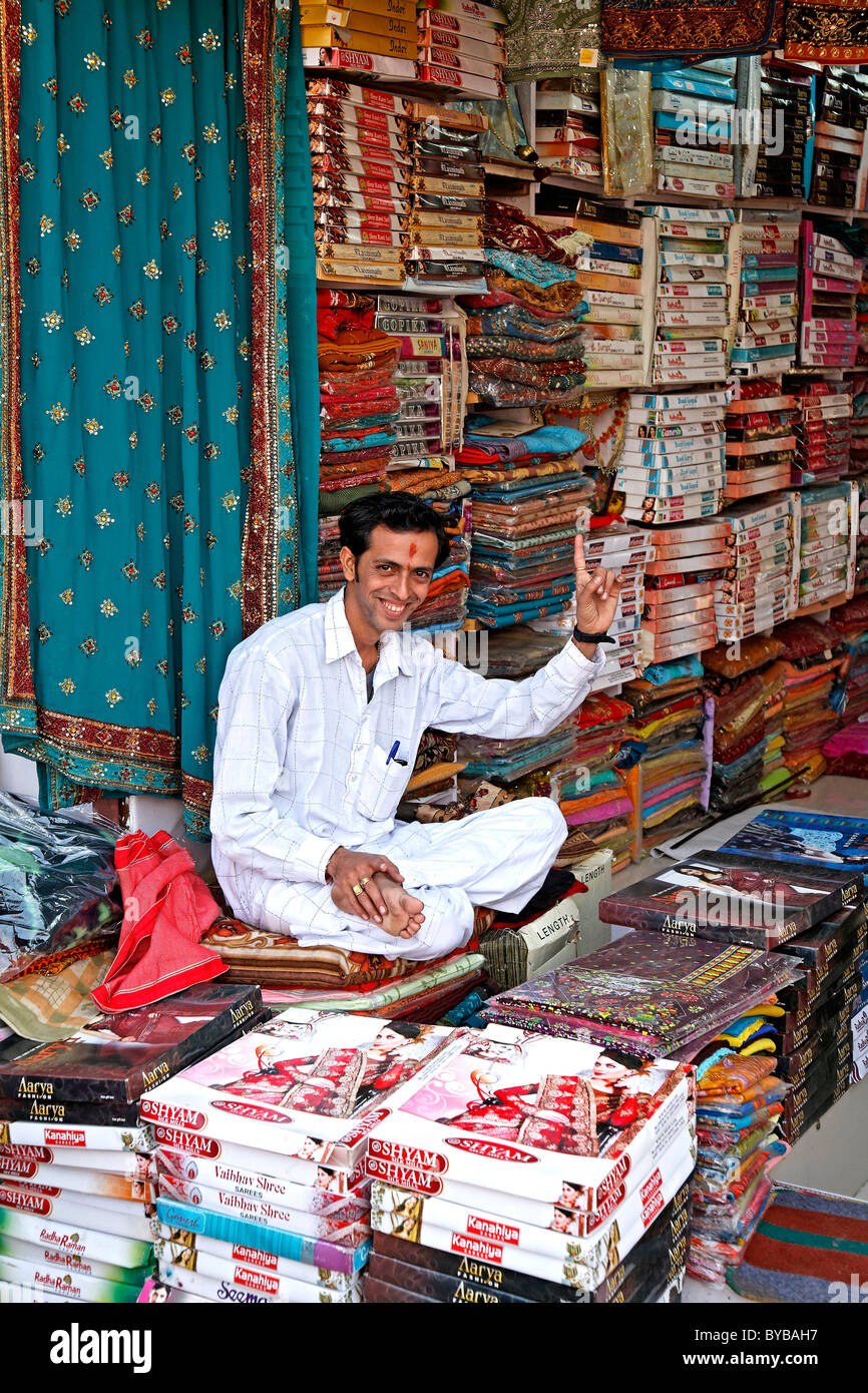 Tuchhändler, Haldwani, Uttarakhand Region, Nordindien, Indien, Asien Stockfoto