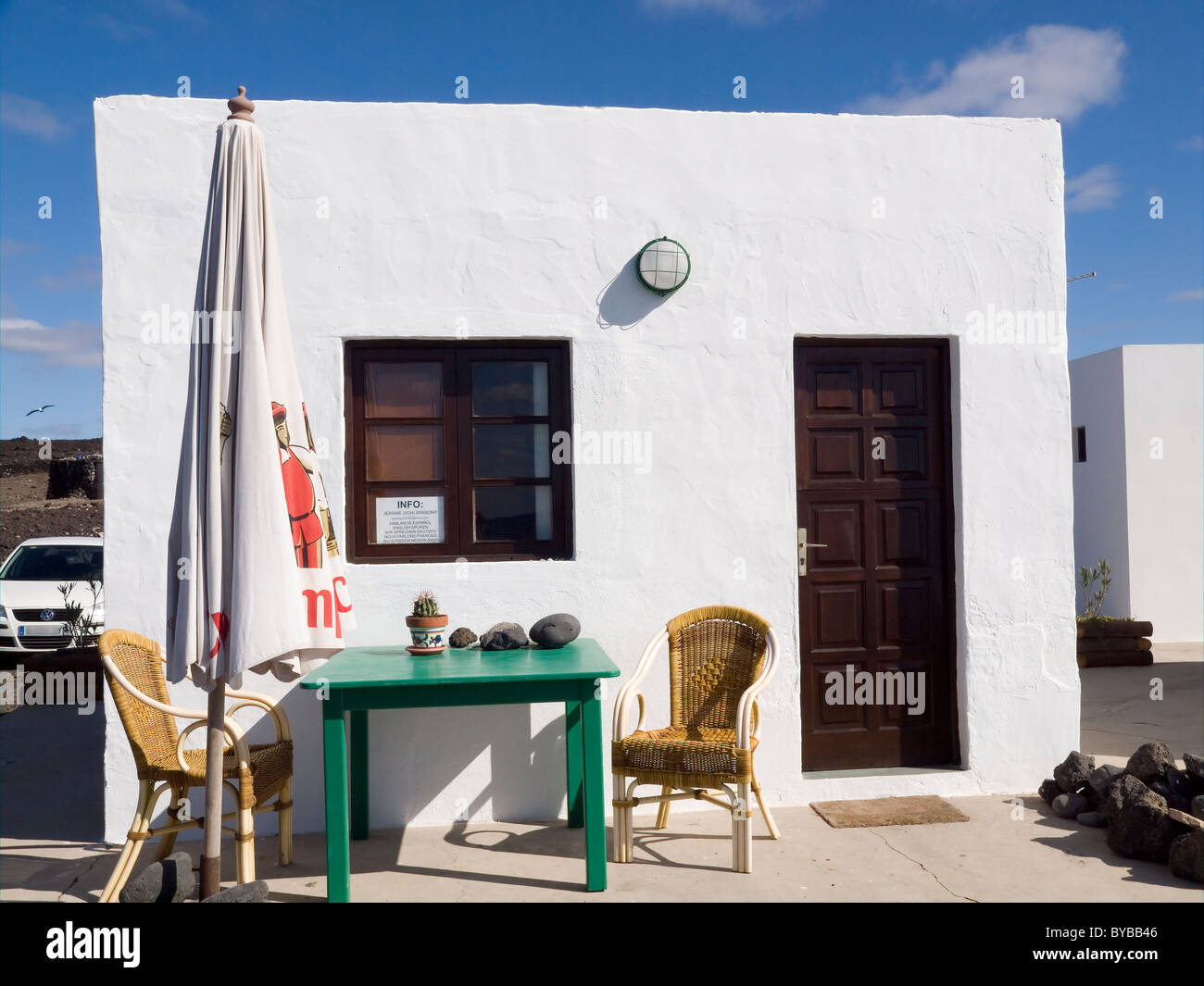 Eine kleine würfelförmige Gebäude diente früher als Ferienhaus am Meer in El Golfo Lanzarote Stockfoto