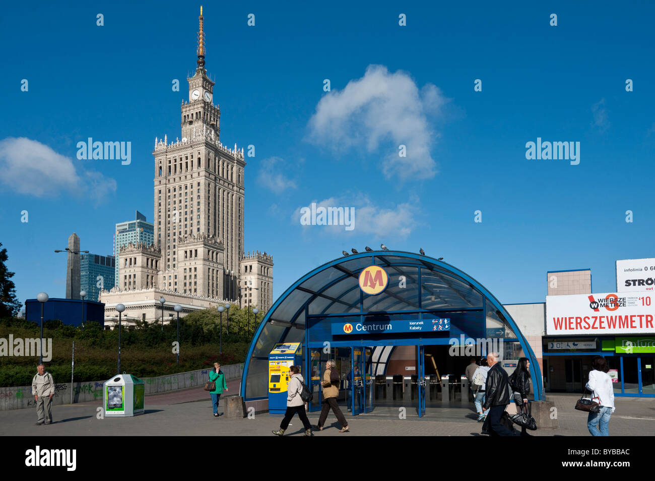 Palast der Kultur und Wissenschaft, Hochhaus in ein Hochzeitstorten Stil, Wahrzeichen, Warschau, Mazowieckie, Polen, Europa Stockfoto