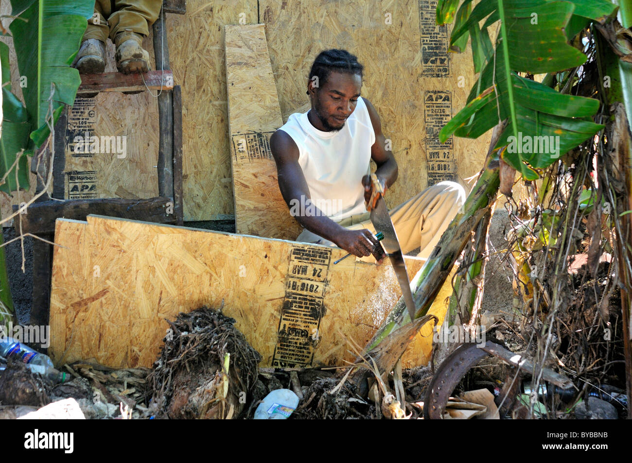 Bau von erdbebensicheren Fertighäusern, Einwohner von einem Slumviertel von einer Hilfsorganisation zur Verfügung gestellt, Haiti Stockfoto