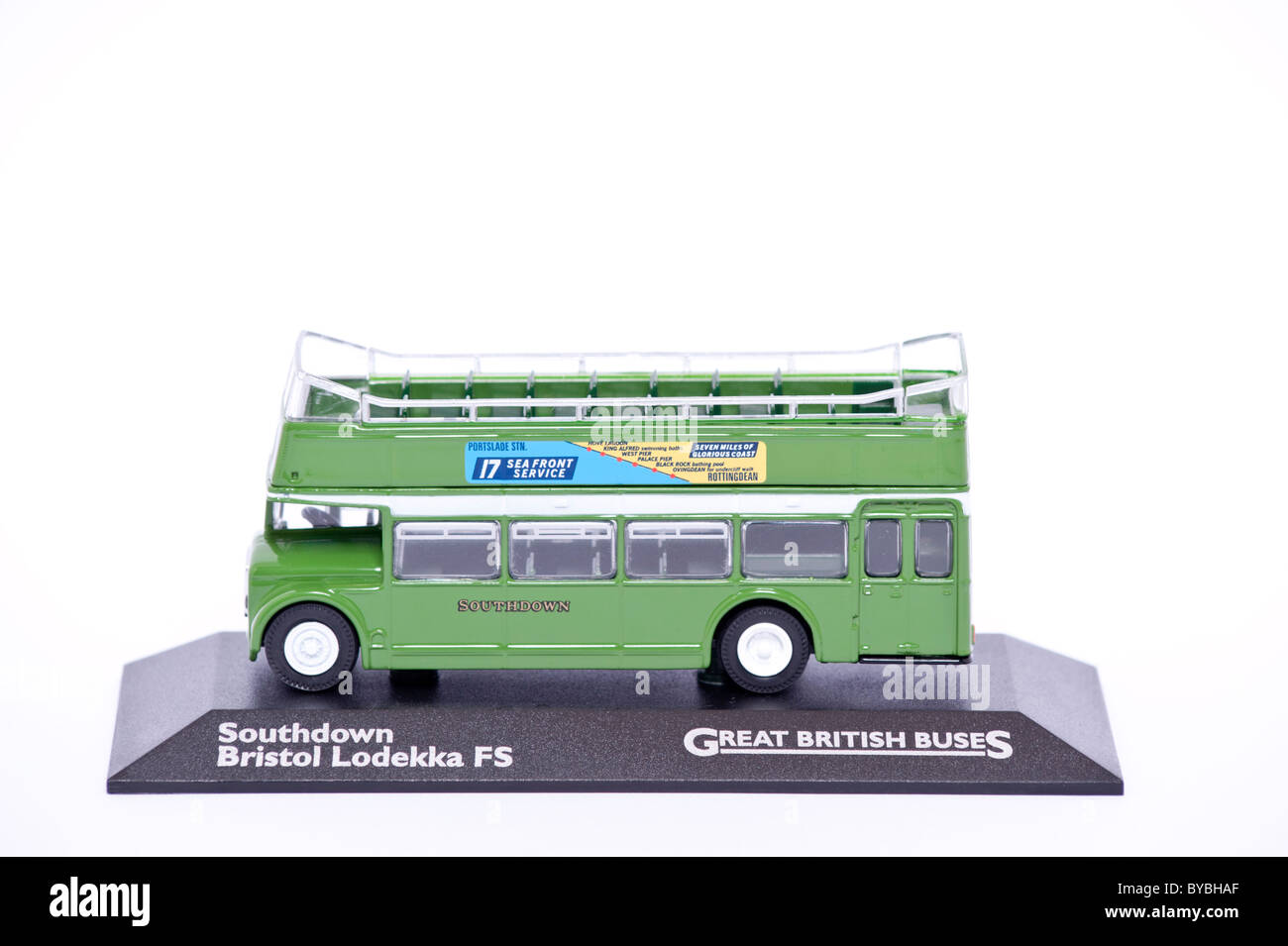 Ein Spielzeug-Modell-Doppeldecker-Bus auf einem weißen Hintergrund Stockfoto