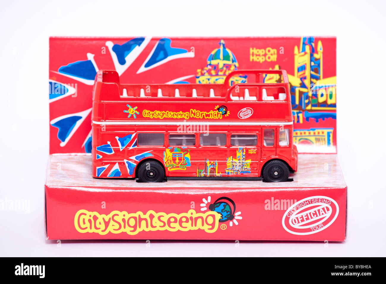 Ein Spielzeug-Modell-Doppeldecker-Bus auf einem weißen Hintergrund Stockfoto