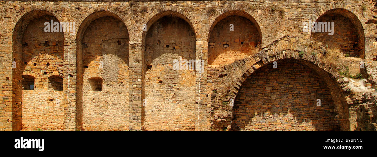 Burg Festung Wand in Ainsa Dorf Aragon Pyrenäen Huesca Spanien Stockfoto