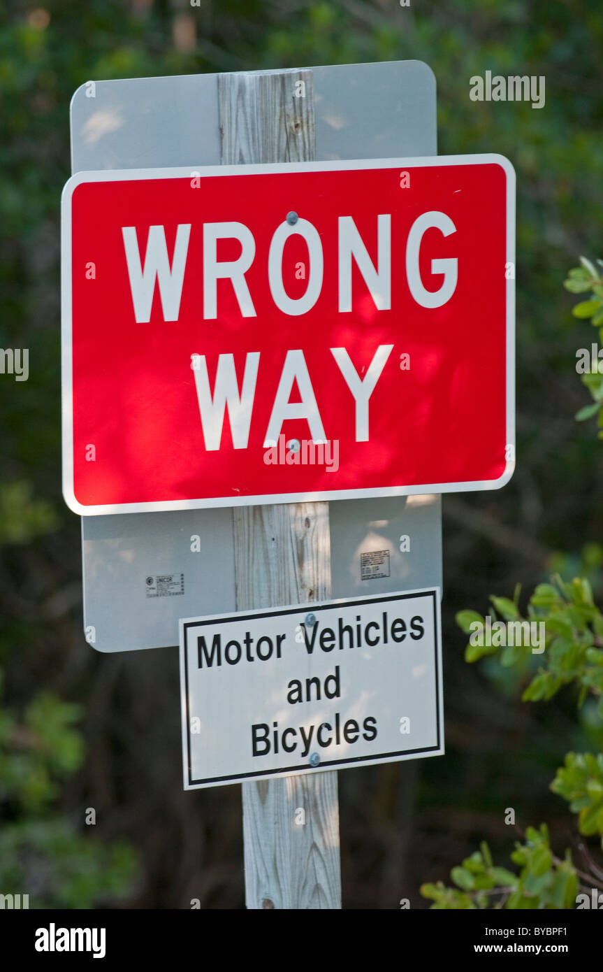 Falsche Wege-Schild. Ding Darling Naturschutzgebiet, Sanibel Island, Florida, USA Stockfoto