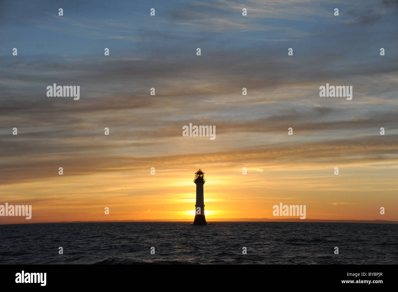 Die Bell Rock Leuchtturm 12 Meilen abseits der Küste von Arbroath im Nordosten von Schottland.  Fotografiert im Januar 2011 Stockfoto