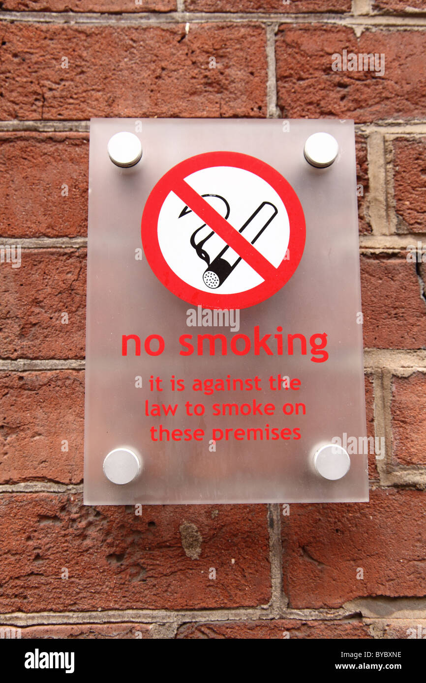 Ein keine Rauchen Zeichen in einer Stadt, U.K. Stockfoto