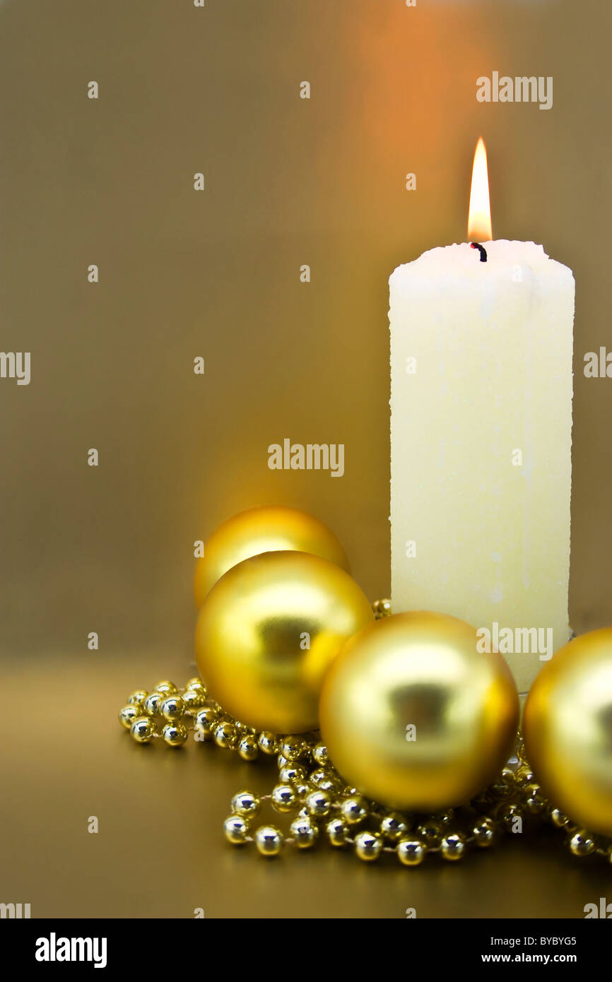 Weihnachtskarte mit Christbaumschmuck-Glückwunsch Stockfoto