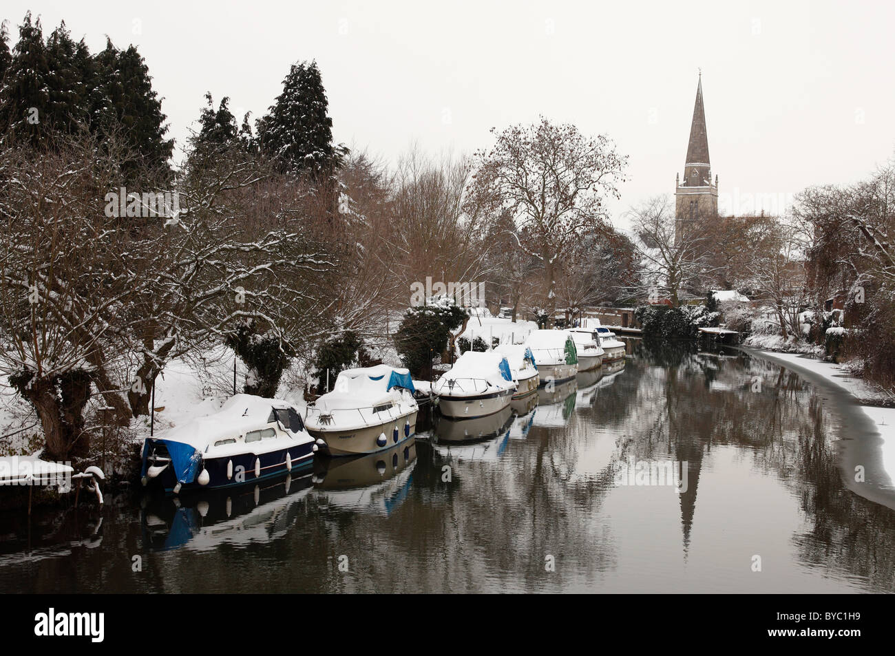 Themse bei Abingdon in Winter, Oxfordshire, England, UK Stockfoto
