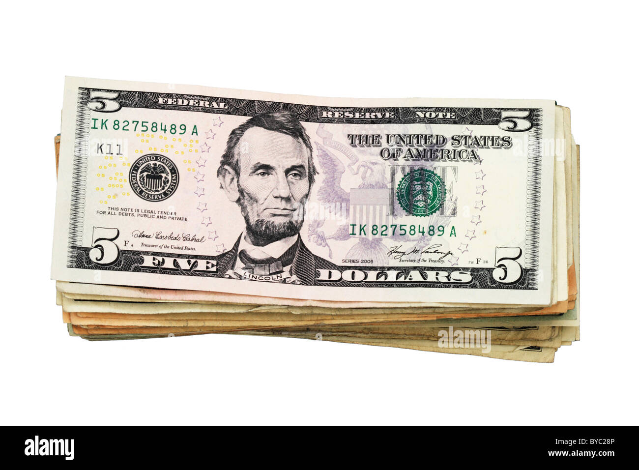 ein Stapel von Vereinigten Staaten fünf-Dollar-Scheine isoliert auf weißem Hintergrund Stockfoto