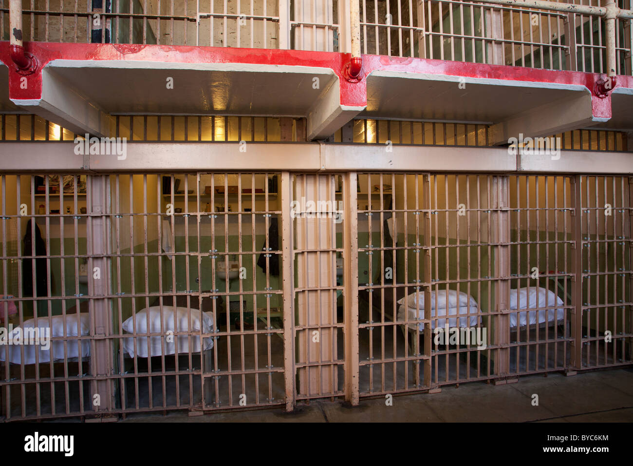 Innen Cellhouse auf Alcatraz, San Francisco, CA Stockfoto