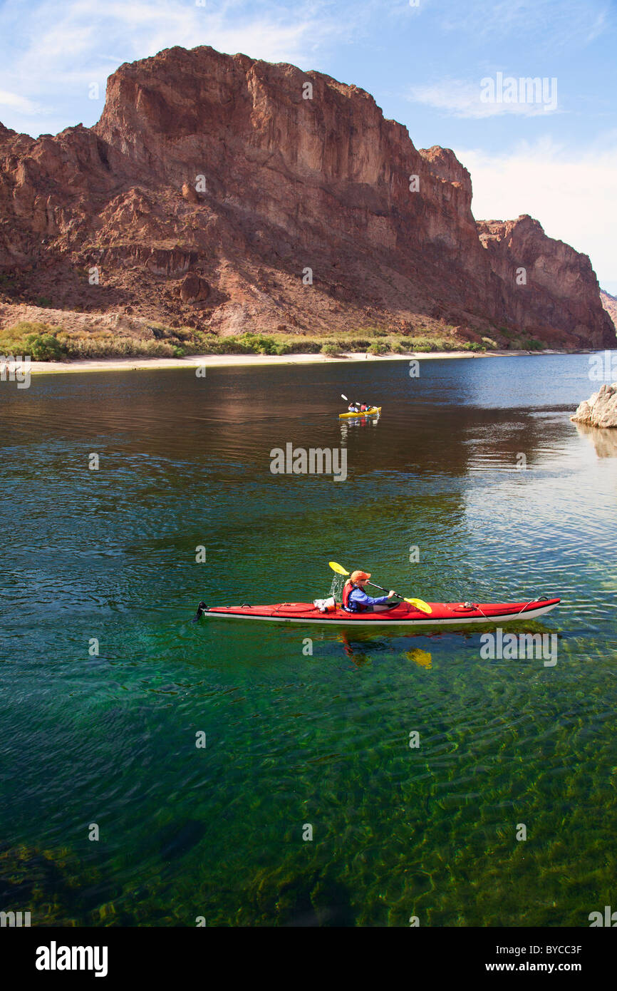 Kajak Black Canyon auf dem Colorado River, Mojave-Wüste. Stockfoto