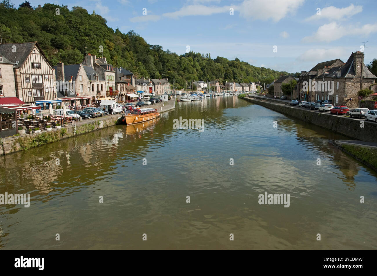 Dinan, Bretagne Frankreich - an den Ufern des Flusses La Rance Stockfoto