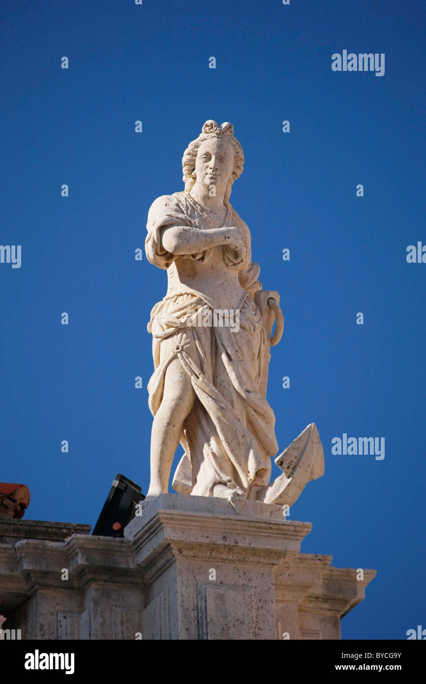 Skulptur auf dem Dach der Kathedrale von Dubrovnik, Kroatien, Dalmatien, Altstadt, Kroatien Stockfoto