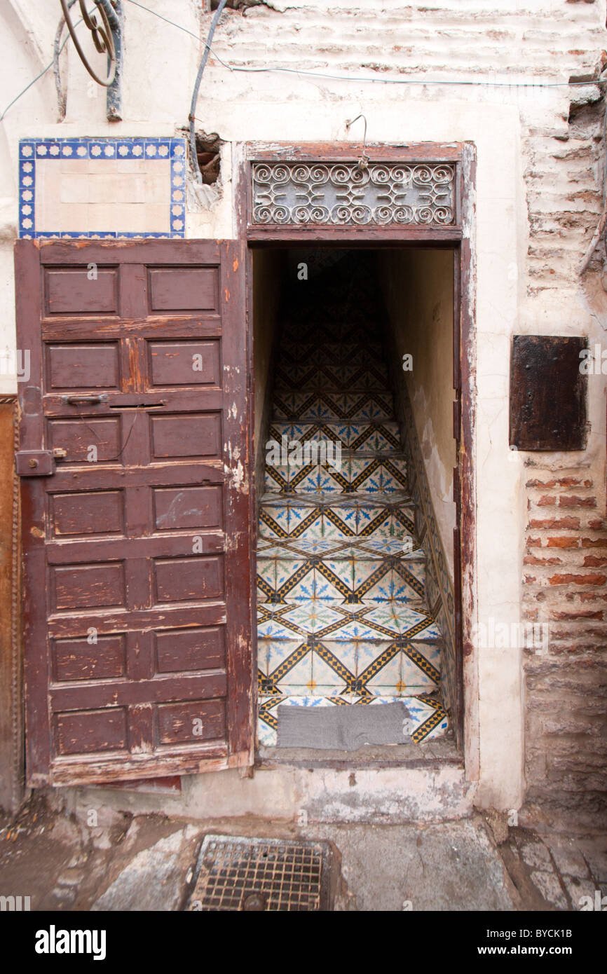 Hauseingang in der historischen Altstadt von Marrakesch. Marokko Stockfoto