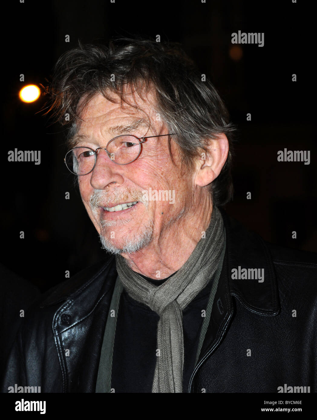 Spezielle Premier des neuen Films ist Brighton Rock in Brighton Duke of York Kino - einer der Stars kommt John Hurt Stockfoto