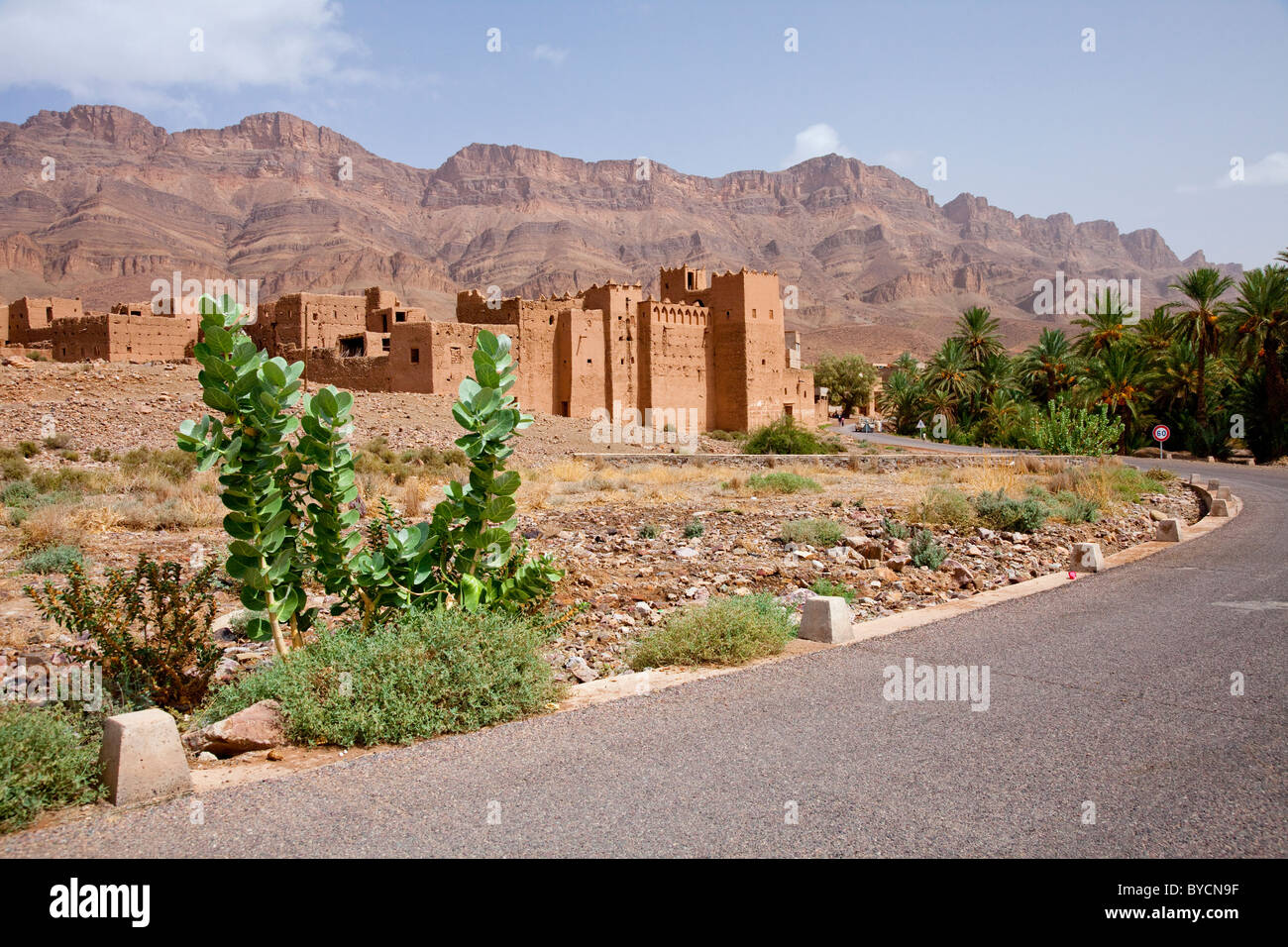 Kasbah-Architektur im Dorf Tinzouline im Tal des Draa, Marokko. Stockfoto