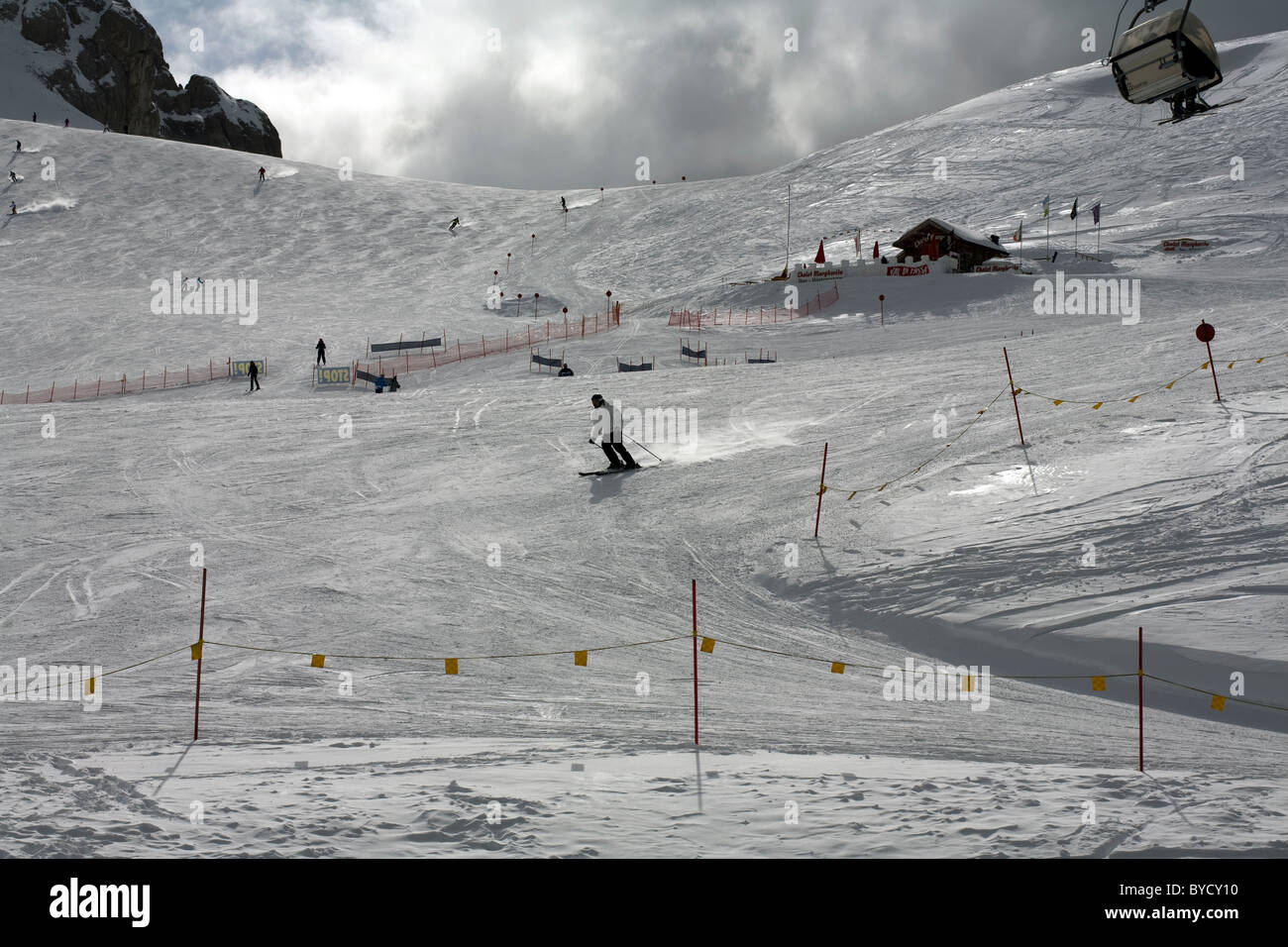 Skifahren auf den Pisten auf den Col Rodela Skifahrer in der Nähe von The Passo Sella Sellajoch Selva Val Gardena-Dolomiten-Italien Stockfoto