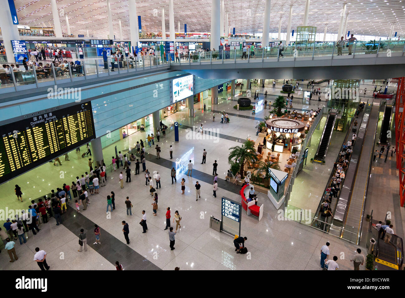 Innere des Beijing Capital Airport Terminal 3. JMH4821 Stockfoto