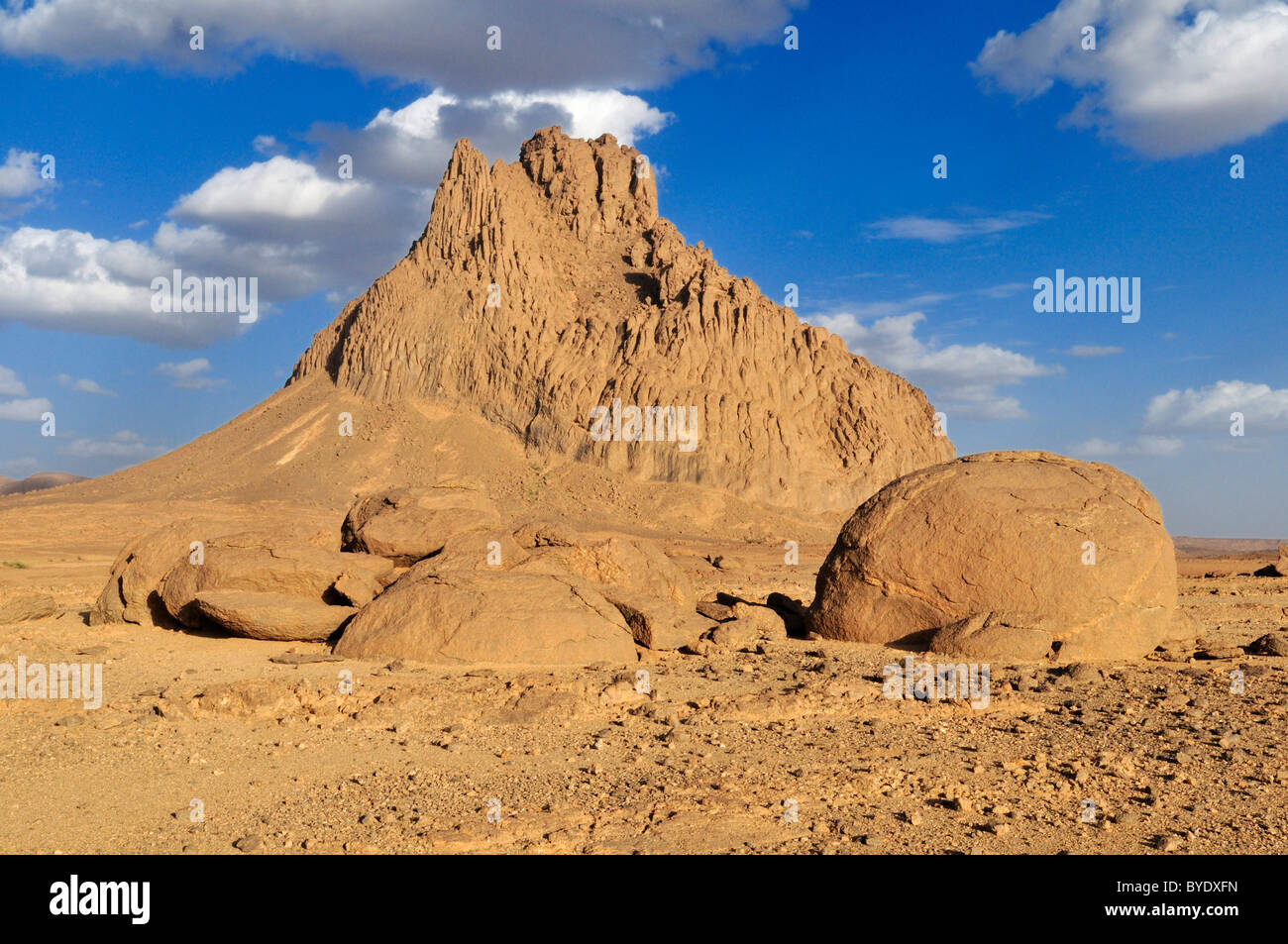 Überreste eines Vulkans Hoggar, Ahaggar Berge, Wilaya Tamanrasset, Algerien, Sahara, Nordafrika Stockfoto