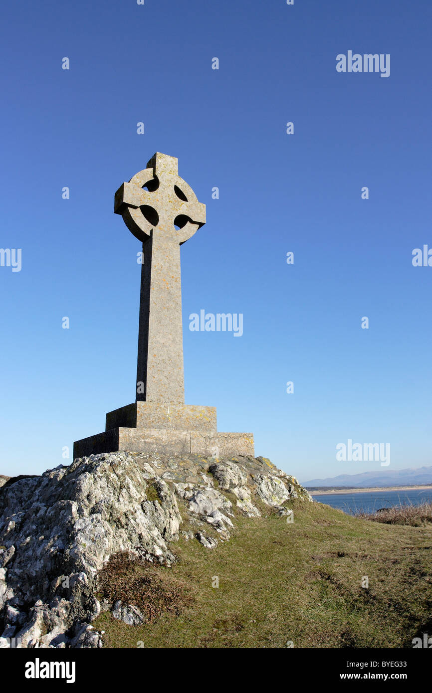 Ein keltisches Kreuz auf Llanddwyn Island, Anglesey, North Wales, gewidmet St Dwynwen der walisischen Schutzpatron der Liebenden Stockfoto
