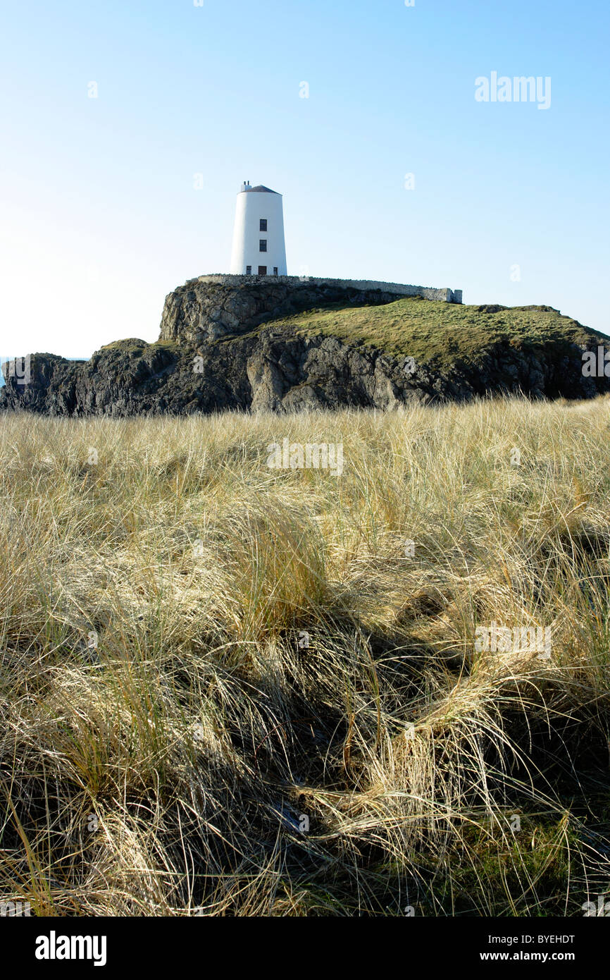 Ein Leuchtturm auf Llanddwyn Island, Anglesey, Nordwales Stockfoto