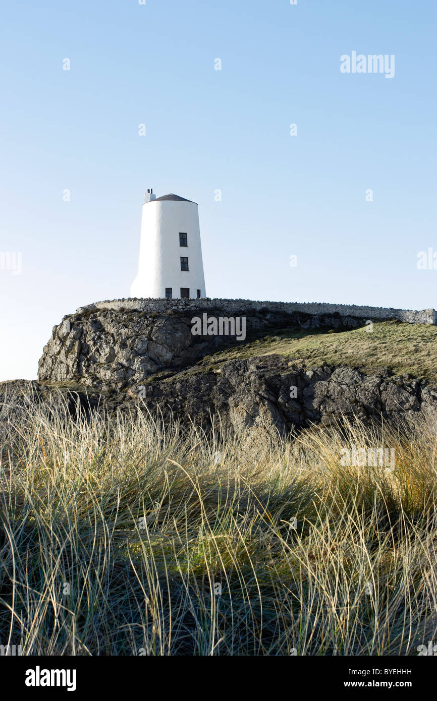 Ein Leuchtturm auf Llanddwyn Island, Anglesey, Nordwales Stockfoto