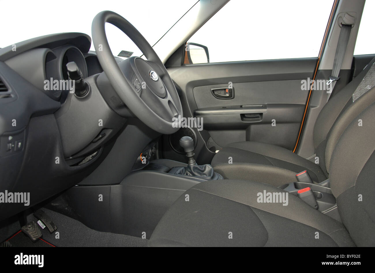 Kia Soul 1.6 - mein 2008 - orange - fünf Türen (5D) - koreanischen populären Minivan Kleinwagen, kleinen MPV - Interieur Stockfoto