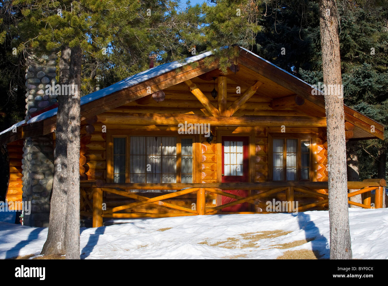 Ein Blockhaus in ländlichen Alberta Kanada Stockfoto