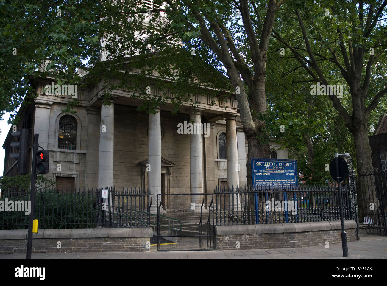 St Leonards Kirche Shoreditch Hight Street London E1 Stockfoto