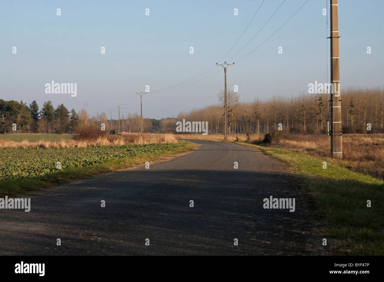 Französische Landschaft an einem sonnigen und kalten Wintertag Stockfoto