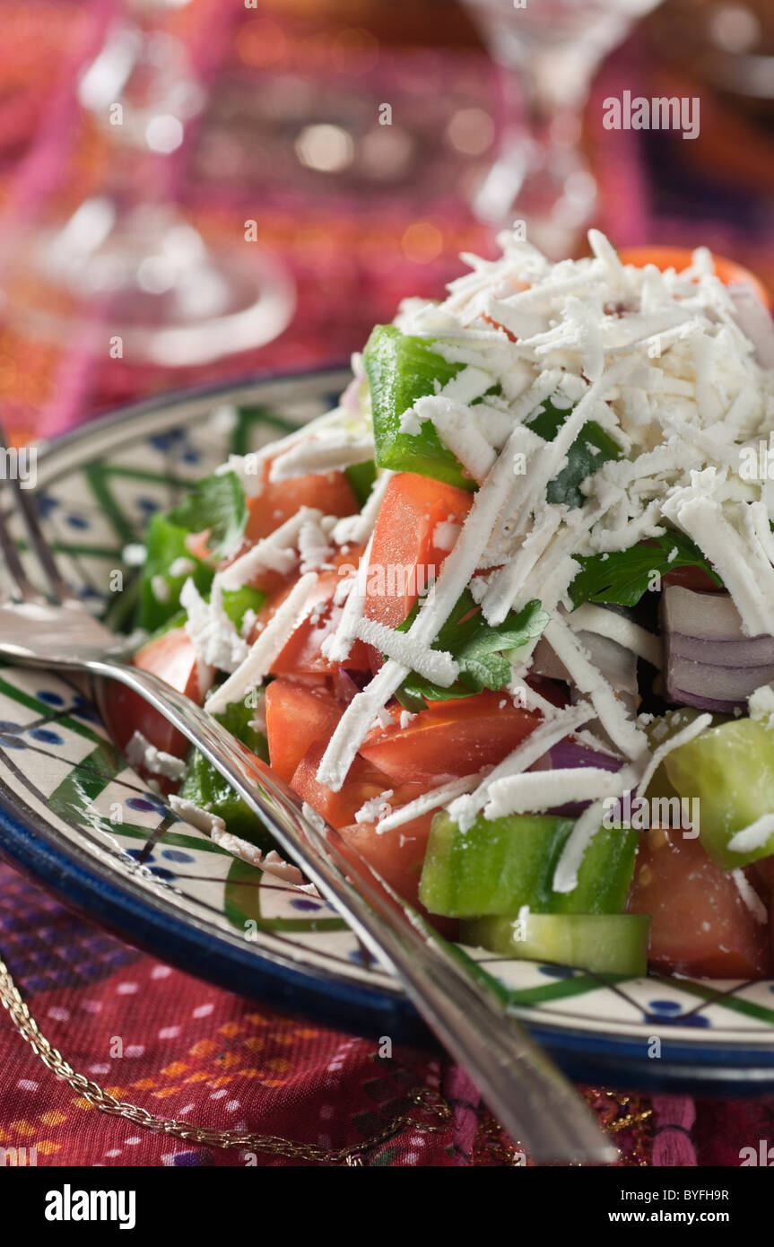 Shopska Salat. Bulgarien-Essen Stockfoto