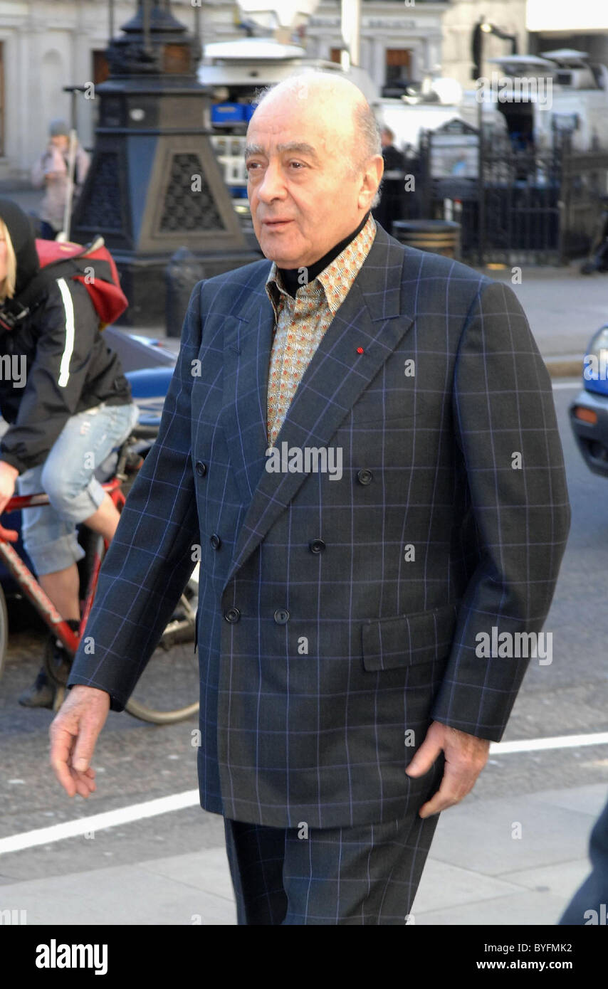 Mohamed Al Fayed kommt bei den Royal Courts of Justice in Verbindung