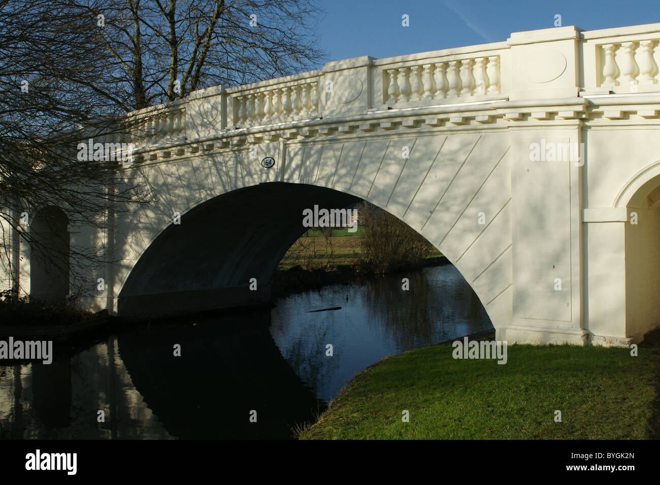 Die Grove-Brücke, Grand Union Canal Stockfoto