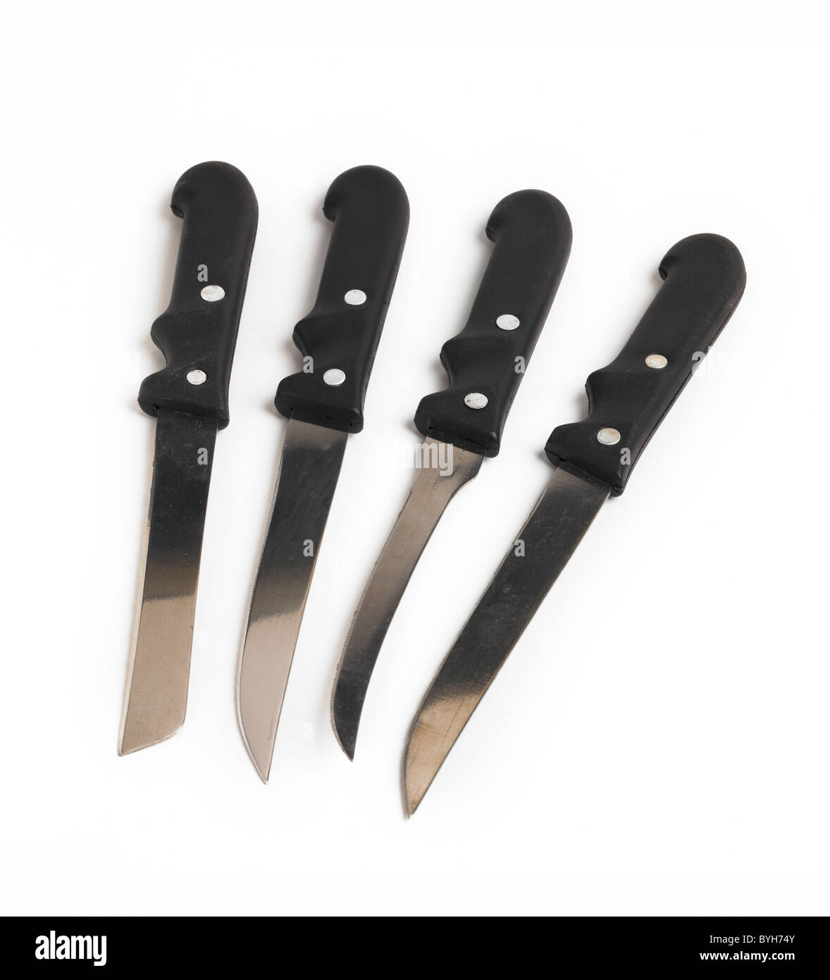 Messerset mit schwarzen griffen auf weißem Hintergrund Stockfoto