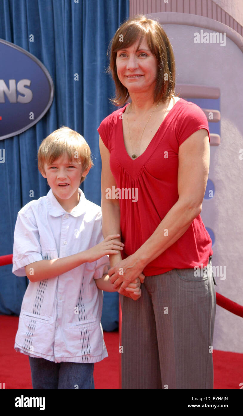 Laurie Metcalf und Sohn Will Los Angeles Premiere von "Meet the