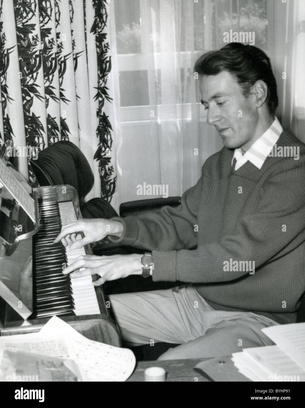 John barry composer Fotos und Bildmaterial in hoher Auflösung Alamy