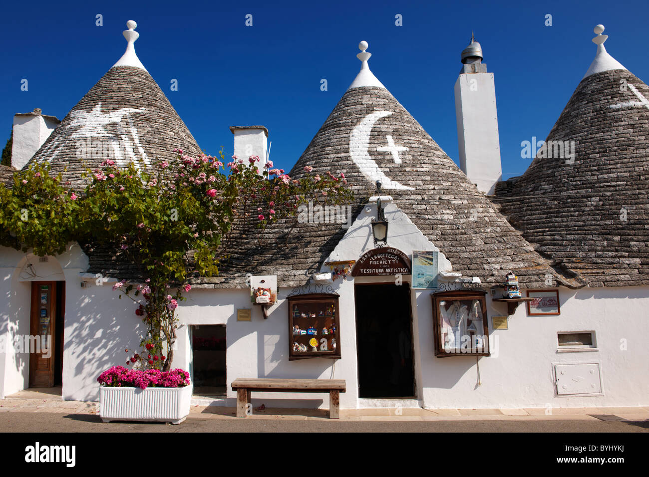 Trulli Häuser des Bereichs Rione Monti Alberobello, Apulien, Italien. Stockfoto